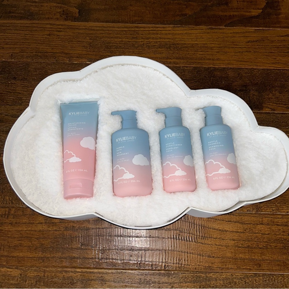 Brand New Signed Kyle Baby Set